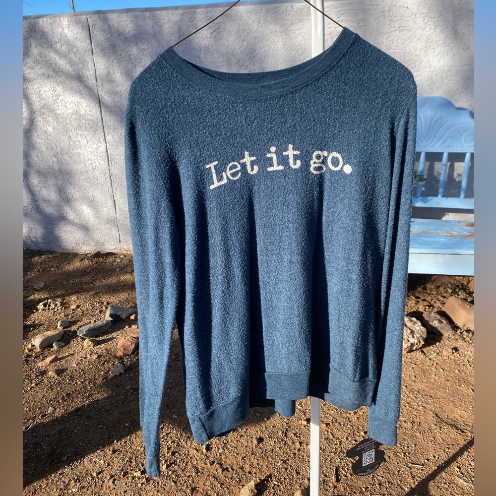 Blue Signorelli women’s medium crew neck, NWT + SOFT